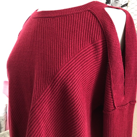 🌟NWT🌟Lucky Brand Cold Shoulder sweater size L - Picture 6 of 6